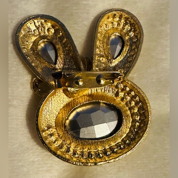 Elegant Multicolor Rhinestone Bunny Brooch Gold - Picture 2 of 2